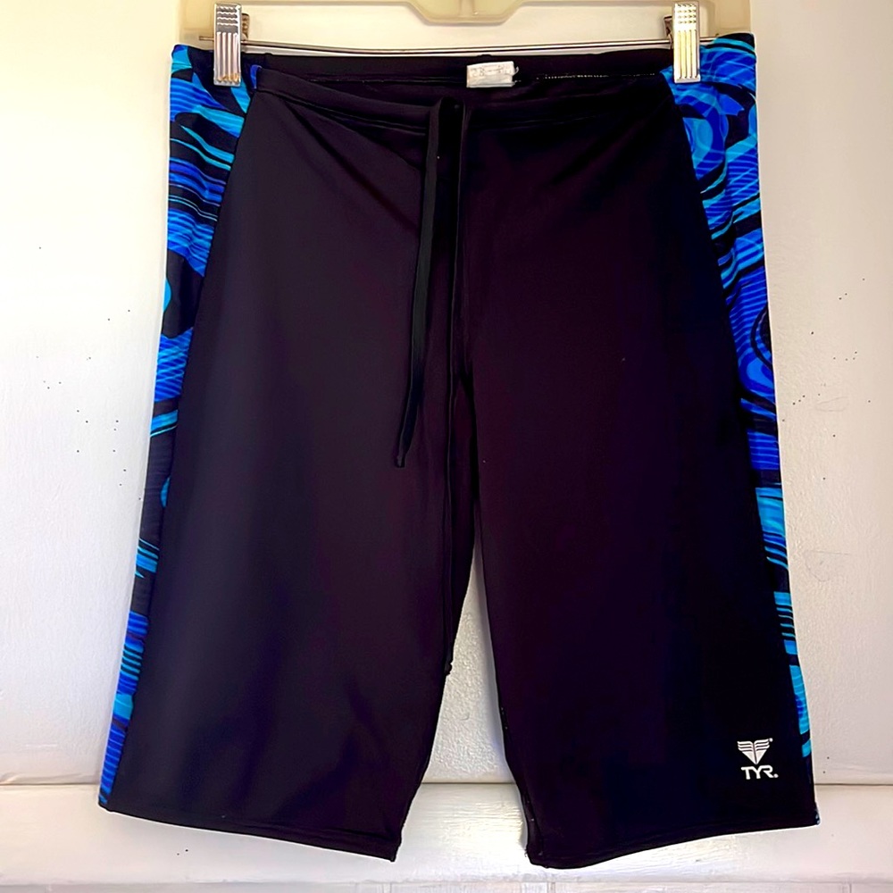TYR black bike shorts